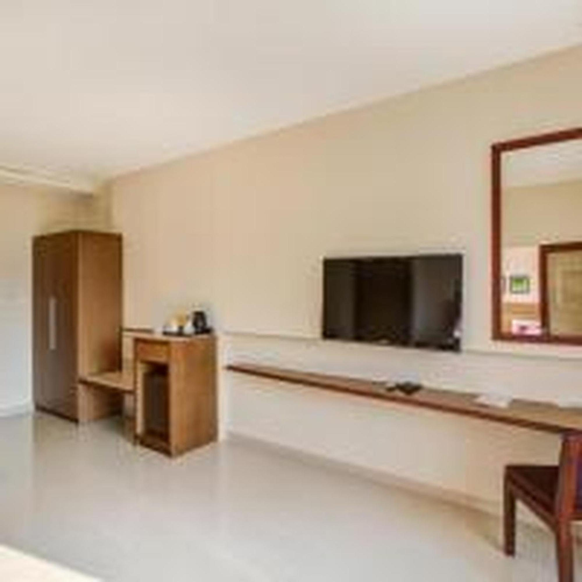 Jk Residency Kelakam酒店 外观 照片